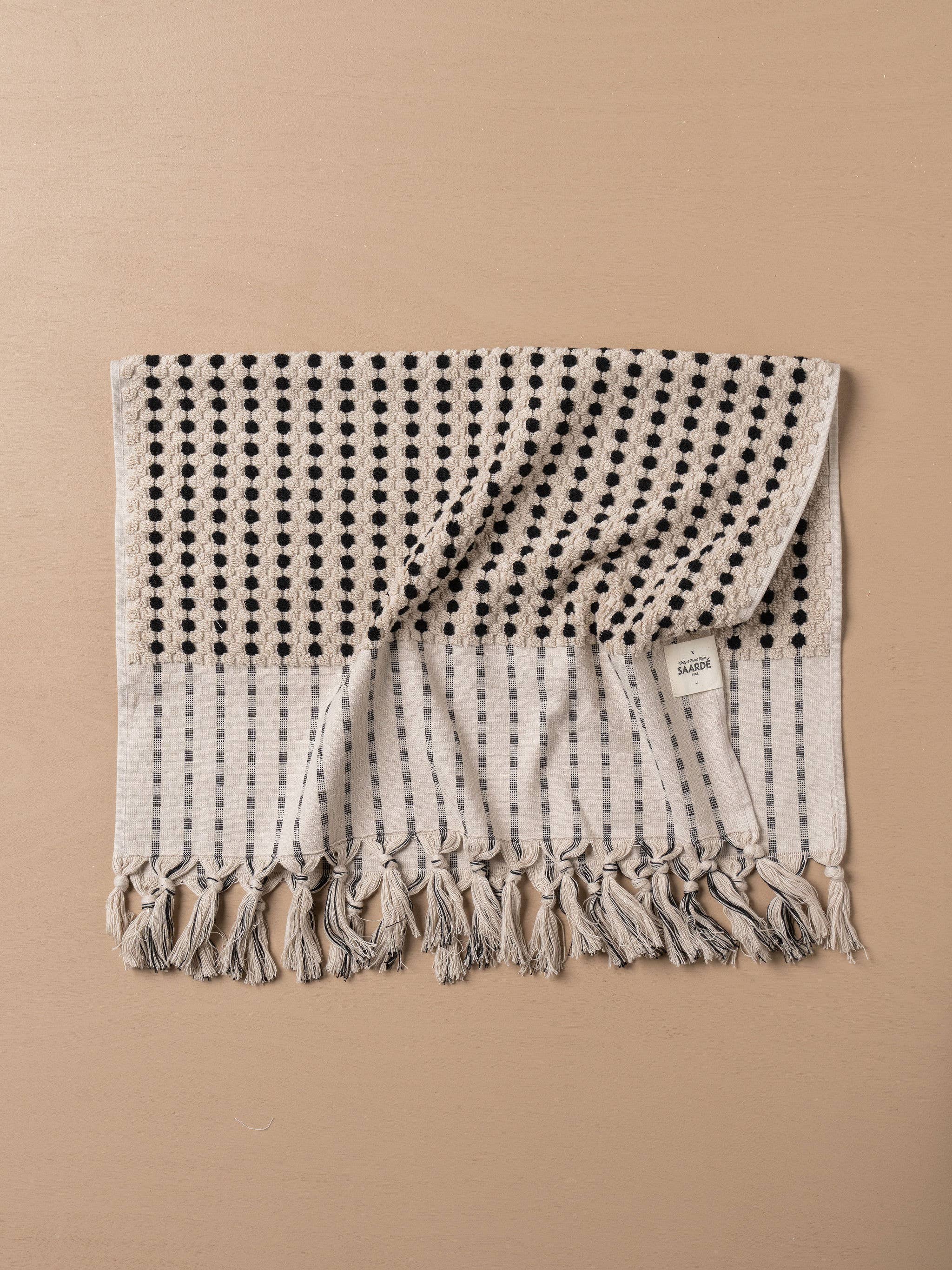 Saardé – Engroshandel Badehåndklæde – Kollektion af kikærter håndklæder | Sten/Sort1