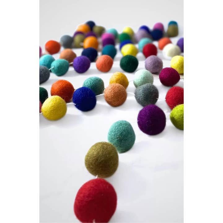 Ganesh Himal Trading - Wholesale Bunting/Garland - Handfelted Ball Garland