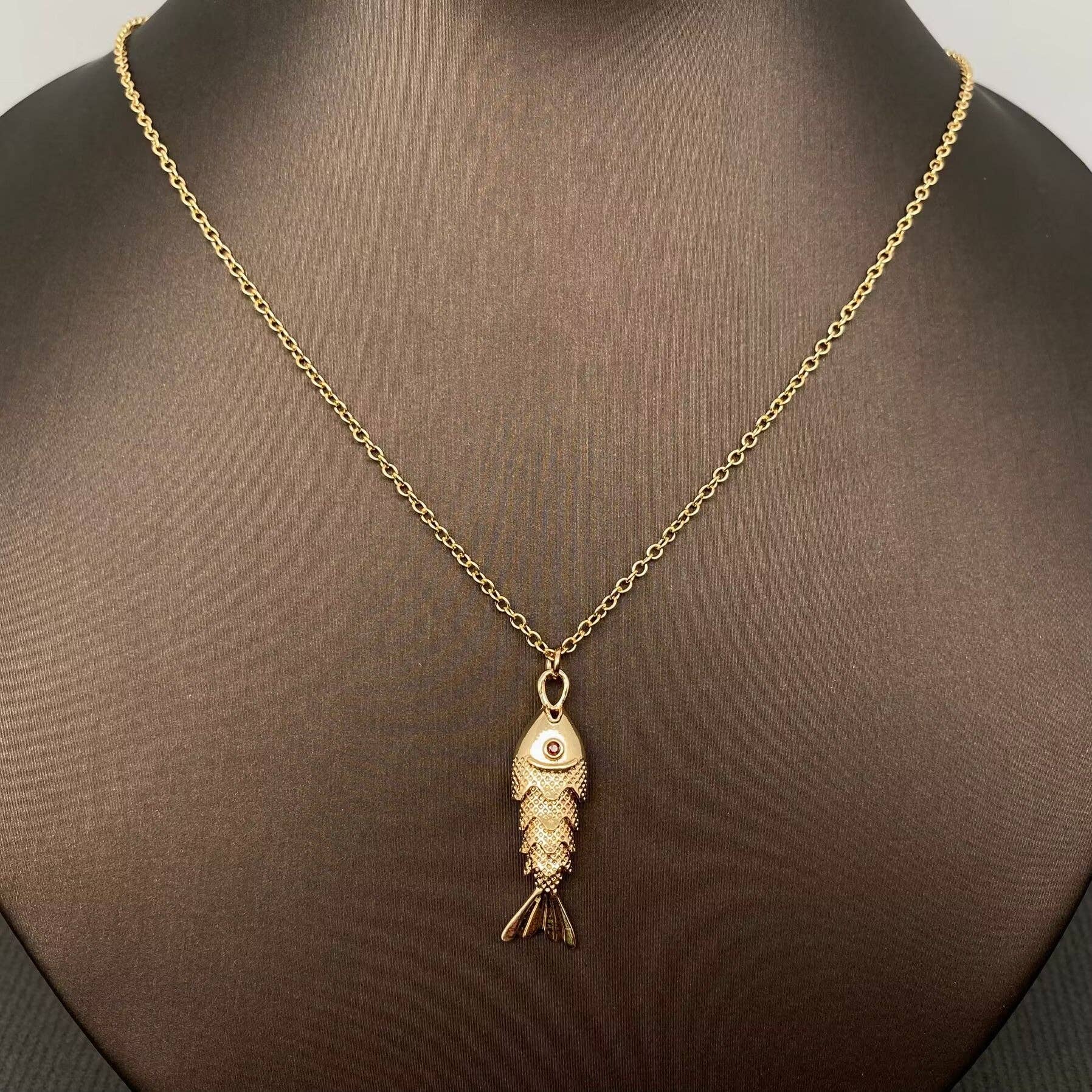 Mio Queena - Wholesale Pendant/Charm Necklace - Swinging Tail Fish Charm Gold-plated Necklace2
