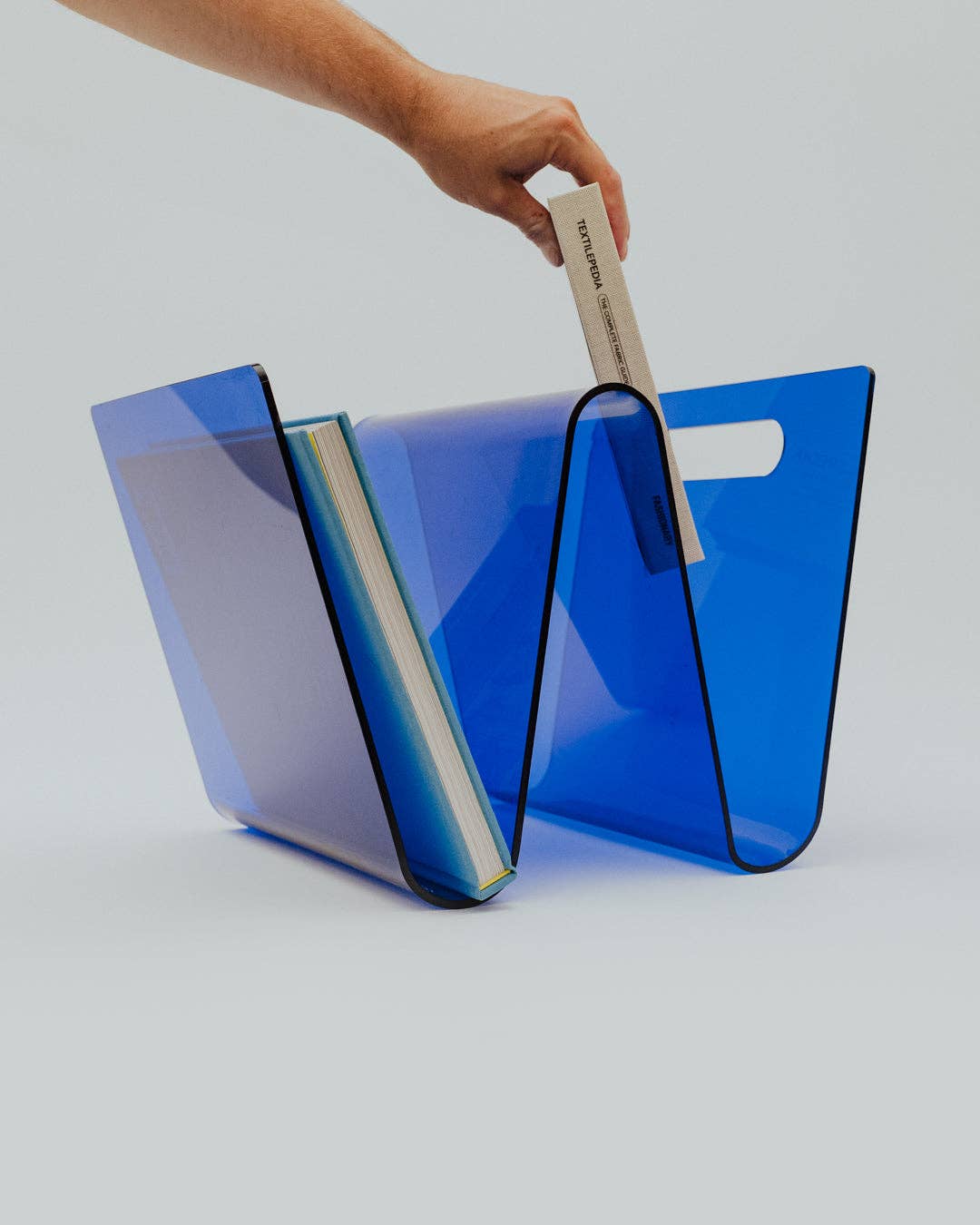 Bougie - Wholesale Magazine Rack - ‘Wavy’ Book and Magazine Stand6