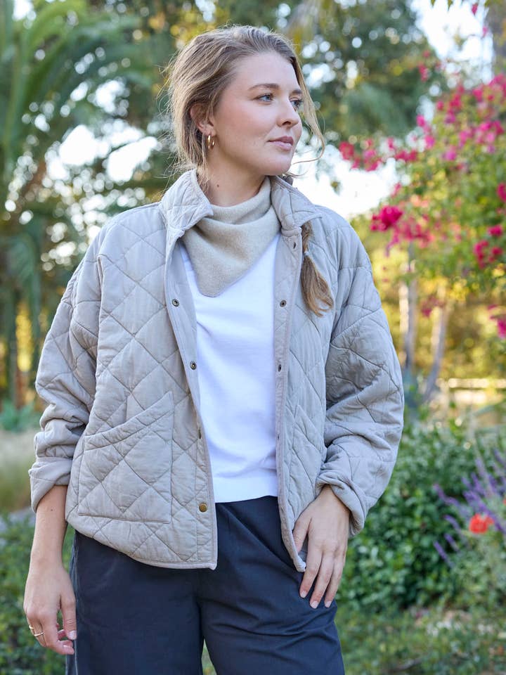 Newport Triangle Gerecycleerde Kasjmier Sjaal - Havermout voor wholesale door and for Good