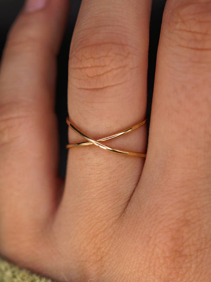 Anillo en X, chapado en oro de 14 quilates para venta al por mayor de Hannah Naomi