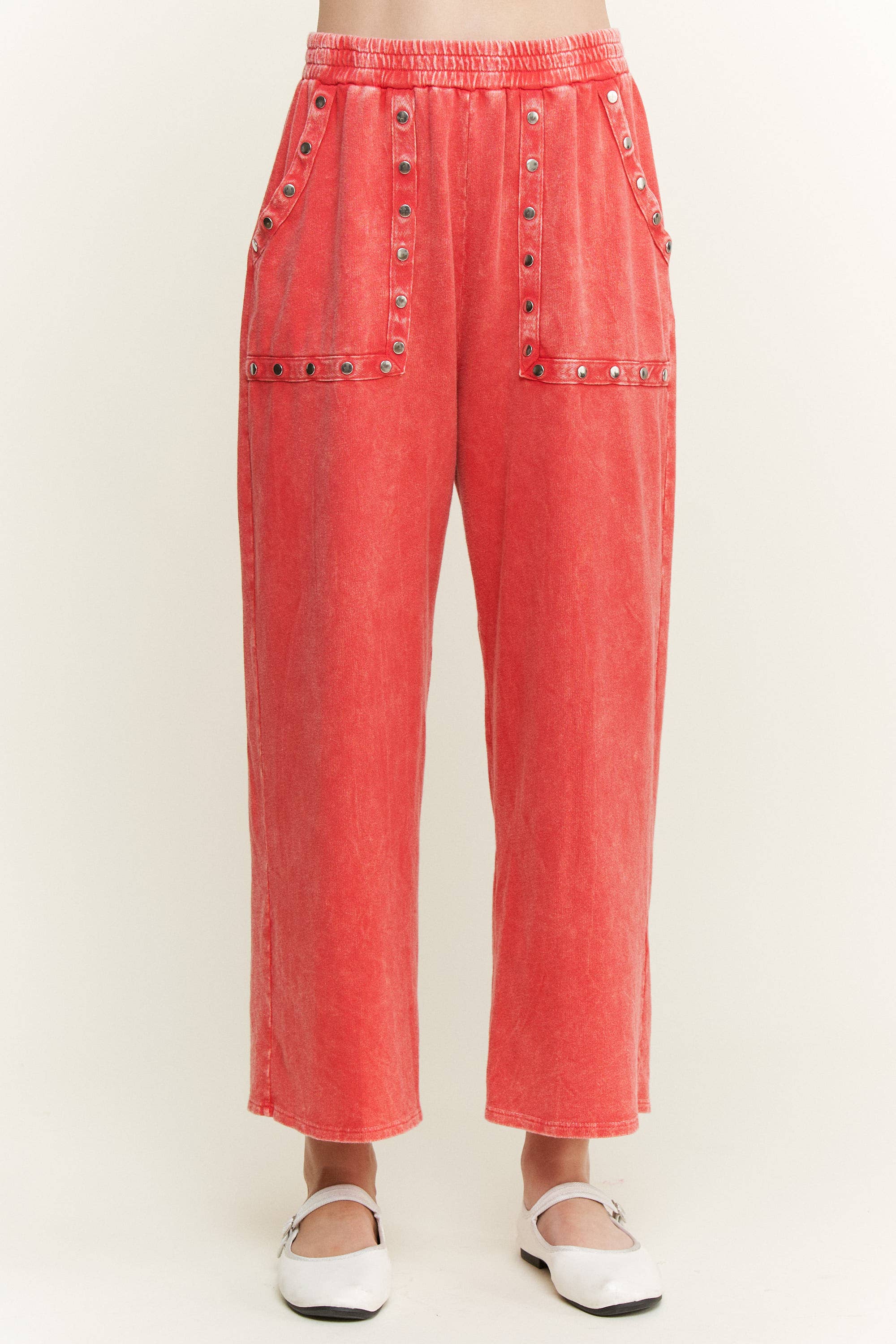 J.Her – Großhandel Lounge-Trainingshose/-Jogginghose – Damen – Mineralgewaschene, mit Nieten besetzte Wide-Leg-Hosentaschen HP65492