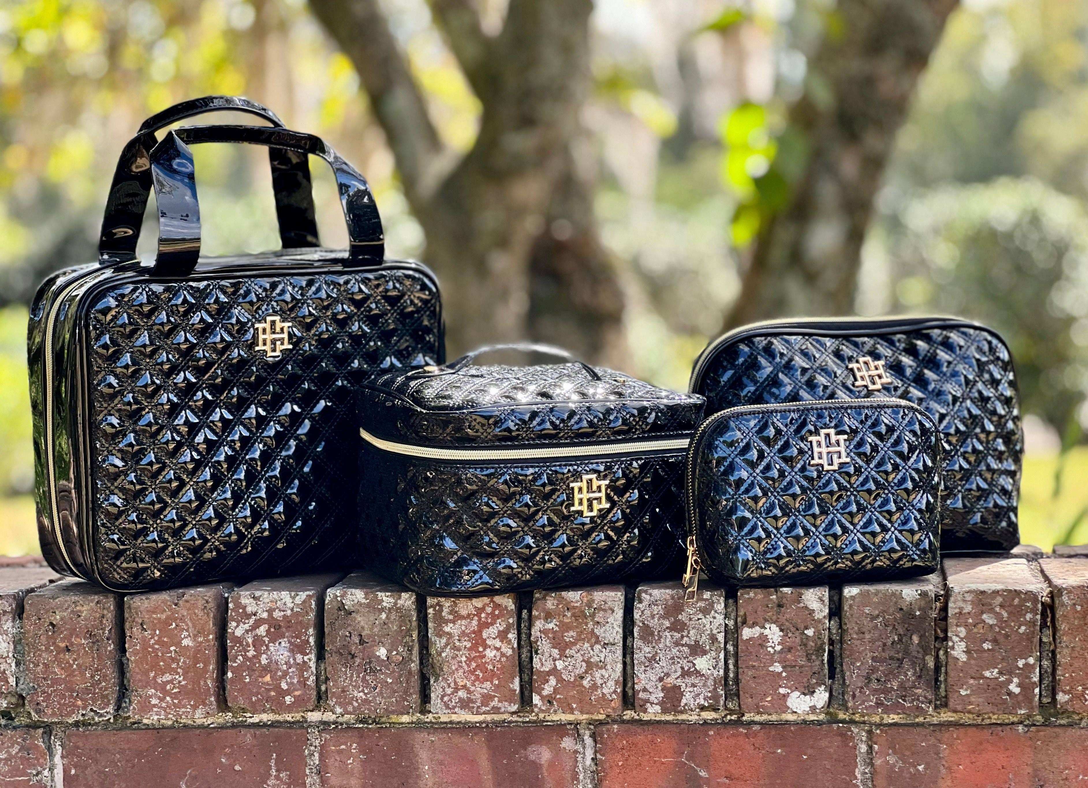 Caroline Hill - Vente Trousses de maquillage/cosmétique - Grande pochette Capri noire vernie SQ7