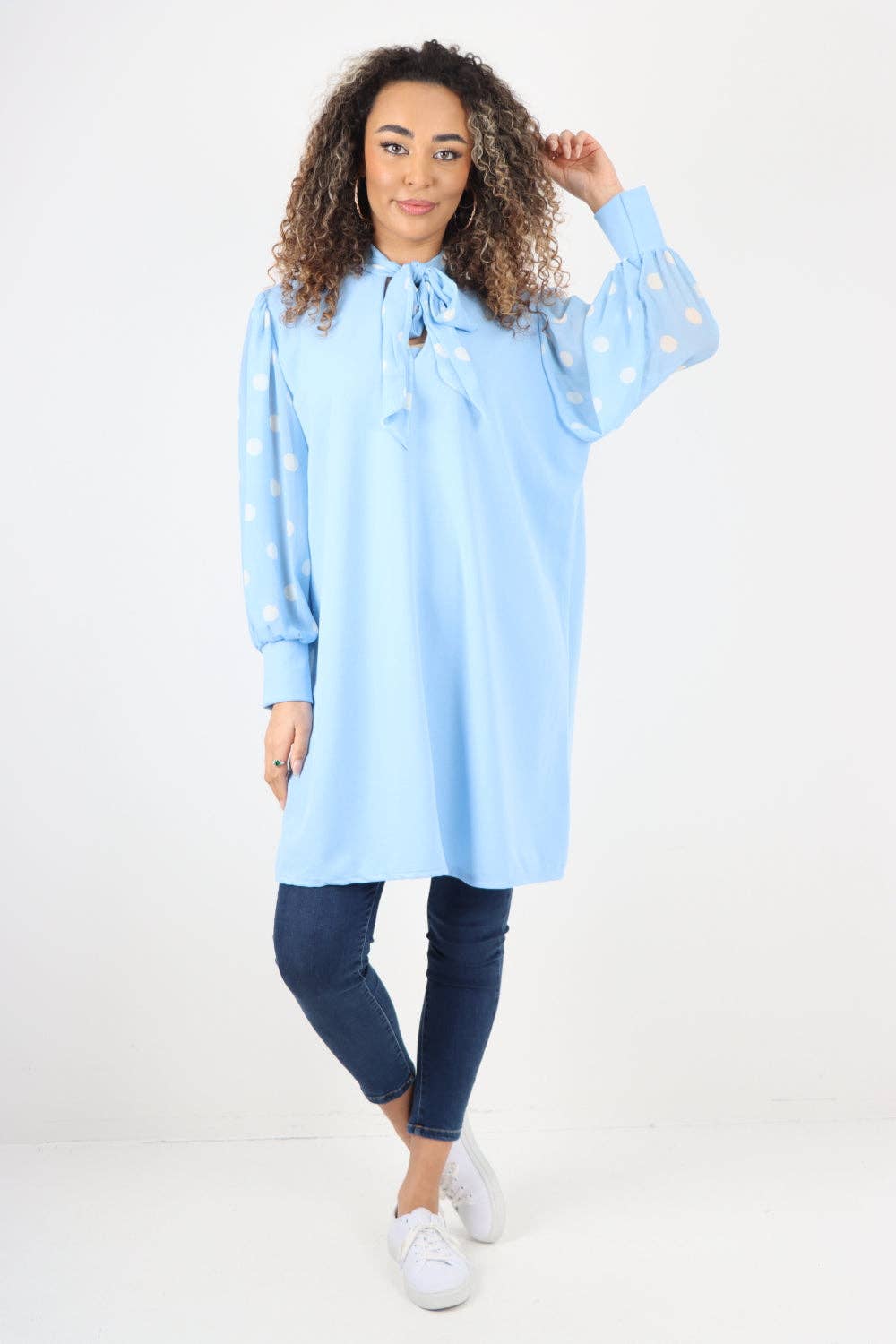 Miss Bold – Engroshandel Tunika - Dame – Italiensk Polka Dot Print Pussy Bow Langærmet Tunika Skjorte7