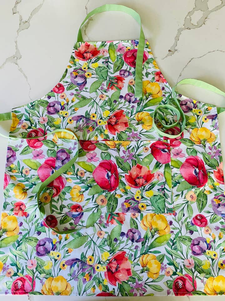 Full Bloom White Apron (5 per order) for wholesale by Siemka Creations