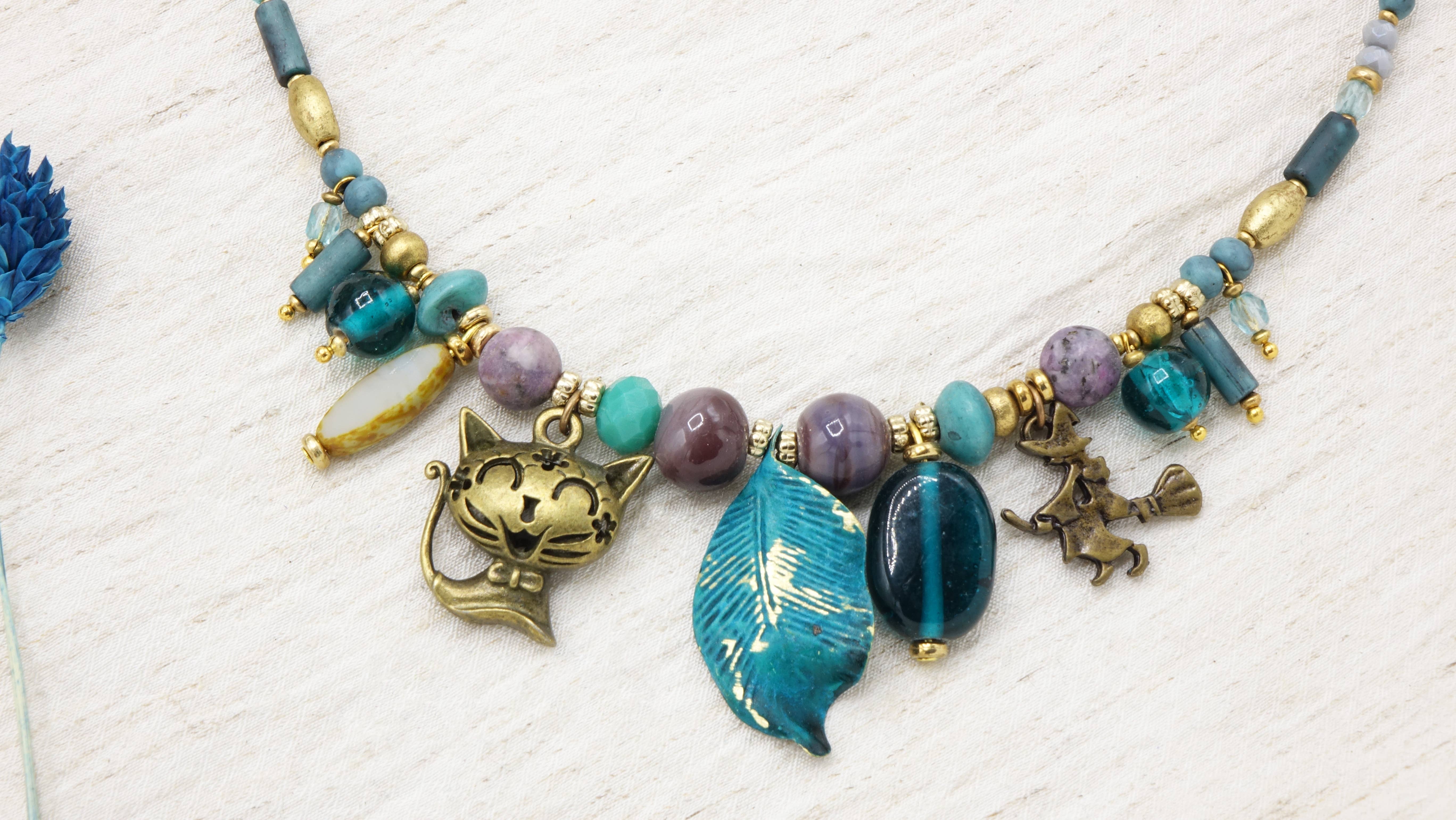 Verna Artisan Works – Großhandel Kette mit Anhänger/Charm – Boho Perlenkette im gotischen Stil3