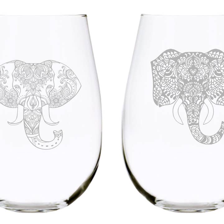 Ensemble de 4 verres à vin sans pied C & M Personal Gifts — Verres à vin en cristal avec motif d'éléphant gravé, cadeau en verre idéal pour les anniversaires, les jeunes mariés, les dîners, fabriqués aux États-Unis pour la vente par C&M Personal Gifts