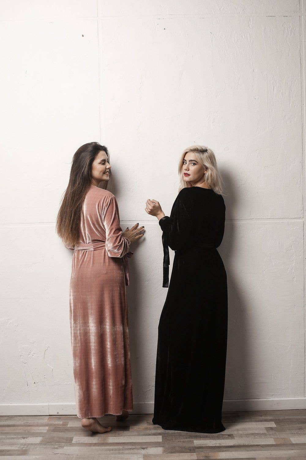 Angie's Showroom – wholesale Robe – Women's – Velour Long Robe with Satin Ties5