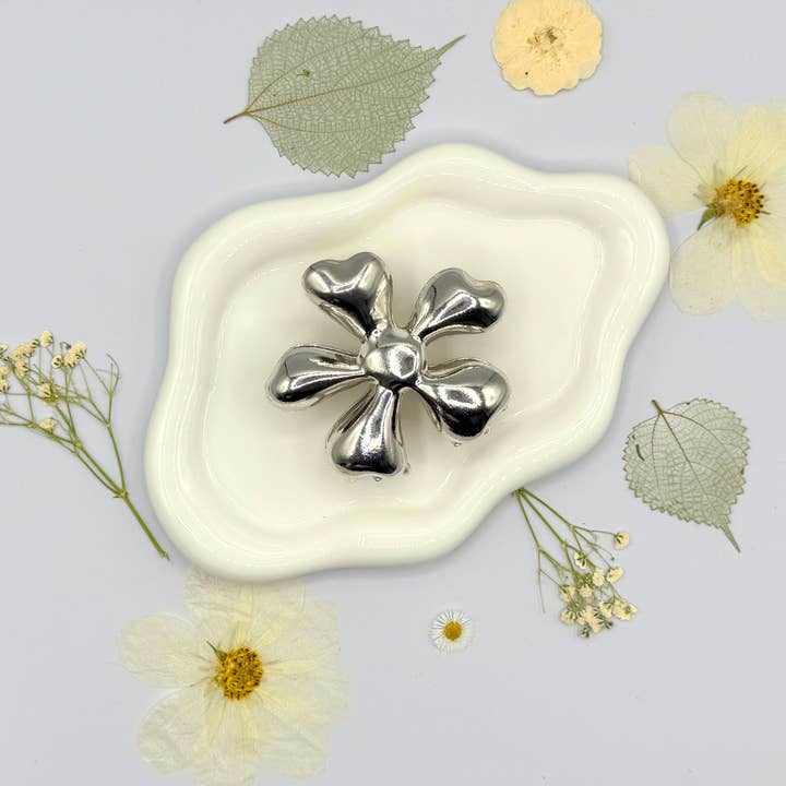 Love Attack - Wholesale Hair Clip - Women's - Nali Flower Metal Hair Claw Clips7