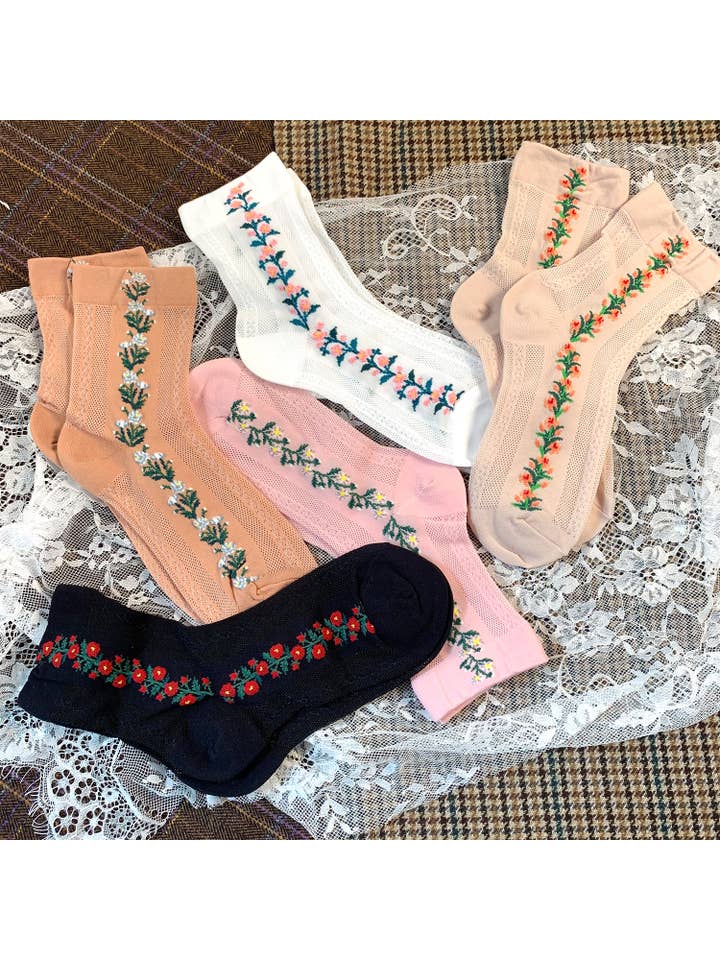 7DAYSSOCKS - Wholesale Socks - Women's - Women's Crew See-Through Flower Twist Line Socks9