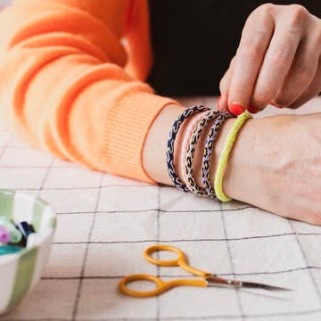 Cotton Clara Craft Kits & Supplies - Wholesale DIY Craft Kit - Kumihimo Friendship Bracelet Kit10