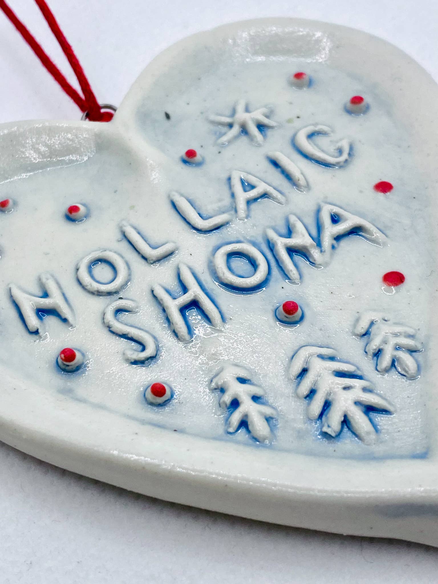 The Mood Designs Ceramics Limited - Vente Objets de décoration - Ornement céramique en forme de cœur « Nollaig Shona » fait main en Irlande9