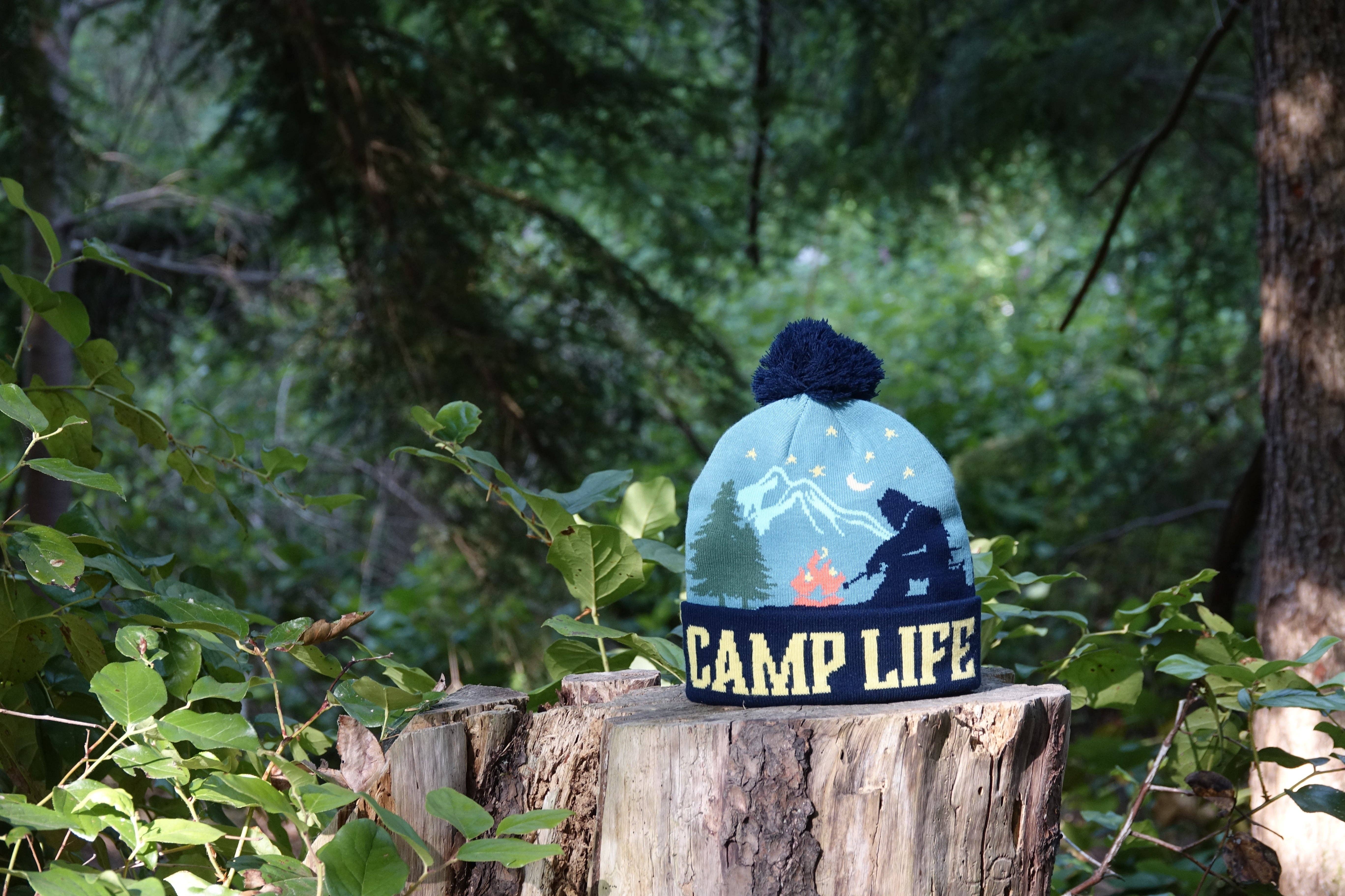 Northern Icons Creations INC - Vente Bonnet – unisexe - Bonnet à pompon Camp Life3