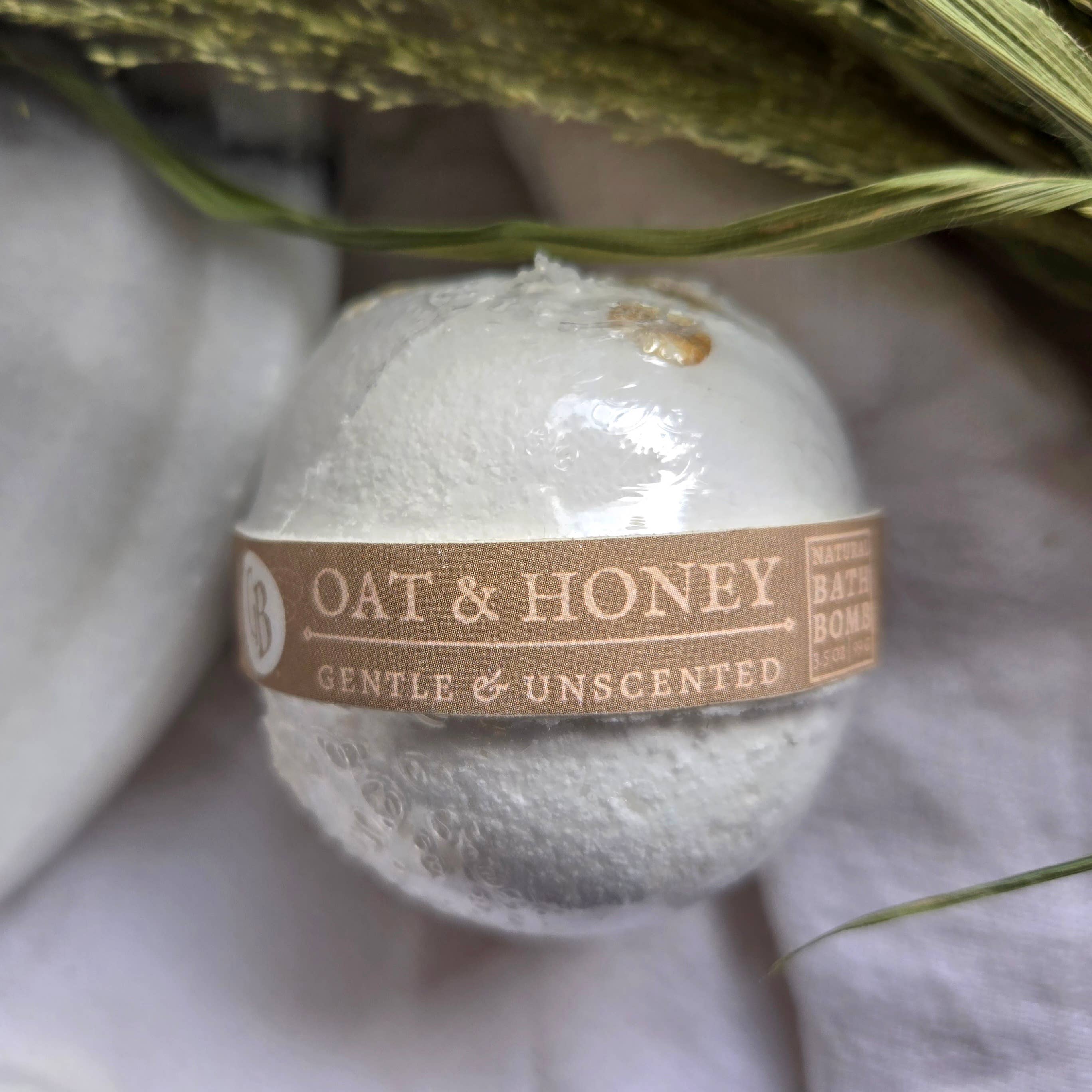 Gnat and Bee - Wholesale Bath Bomb/Fizz - Oat and Honey | Natural Unscented Bath Bomb1