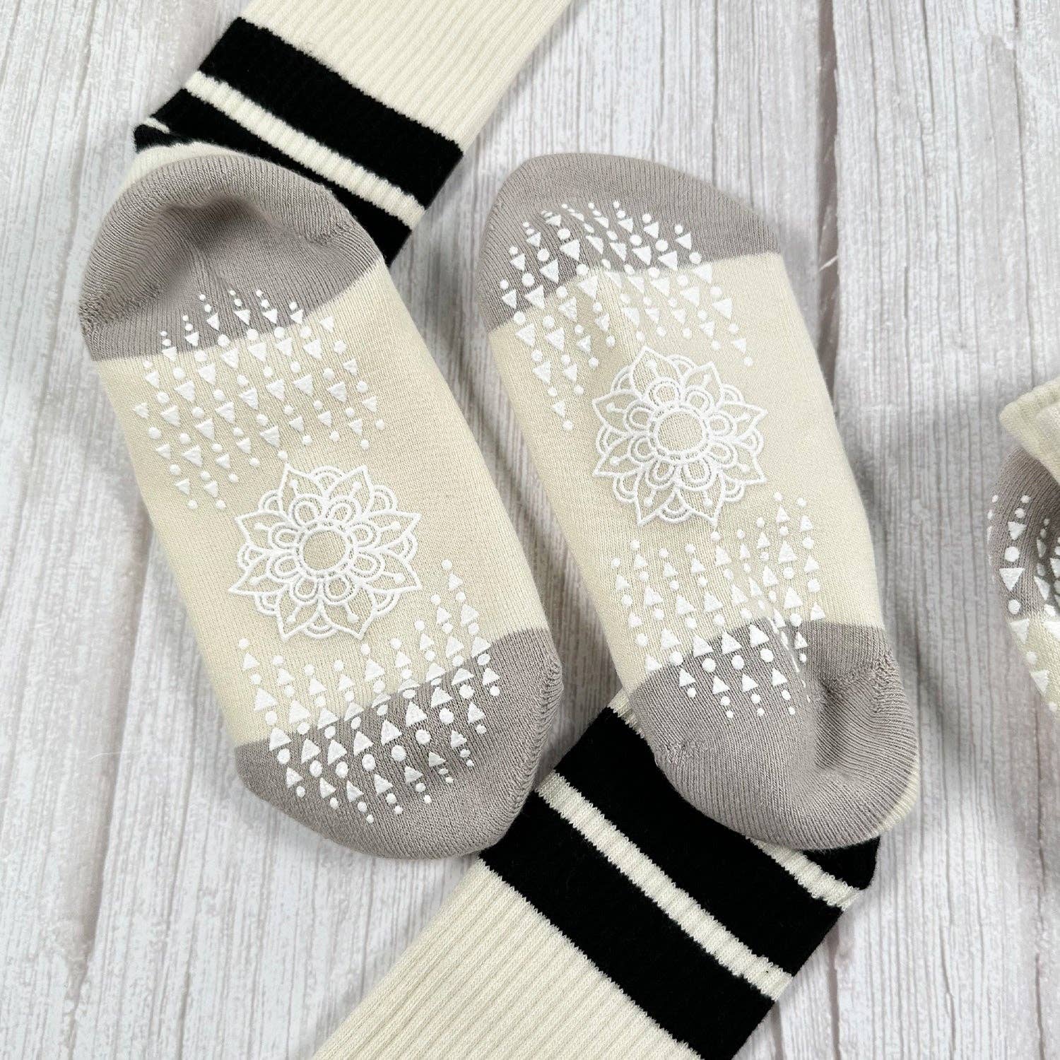 7DAYSSOCKS - Wholesale Socks - Women's - Women's Crew Yoga Pilates Socks Style 4 Socks5