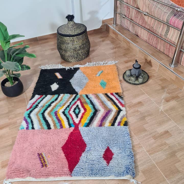 Alfombra Auténtica de Lana Beni Ourain Anudada a Mano 150×250 cm 390 para venta al por mayor de Maroccarpets Poufs and pillows wholesale +31648976894