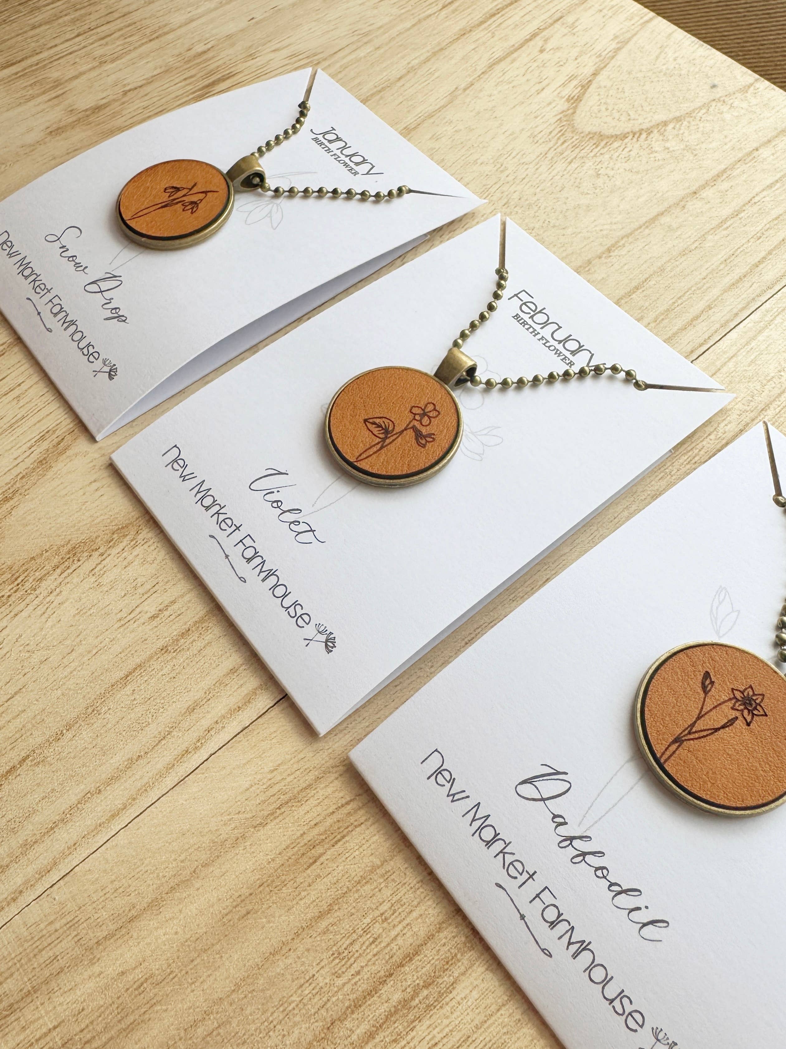 New Market Farmhouse – Großhandel Kette mit Anhänger/Charm – Geburtsmonat-Blumen Halsketten – Lederanhänger-Set10