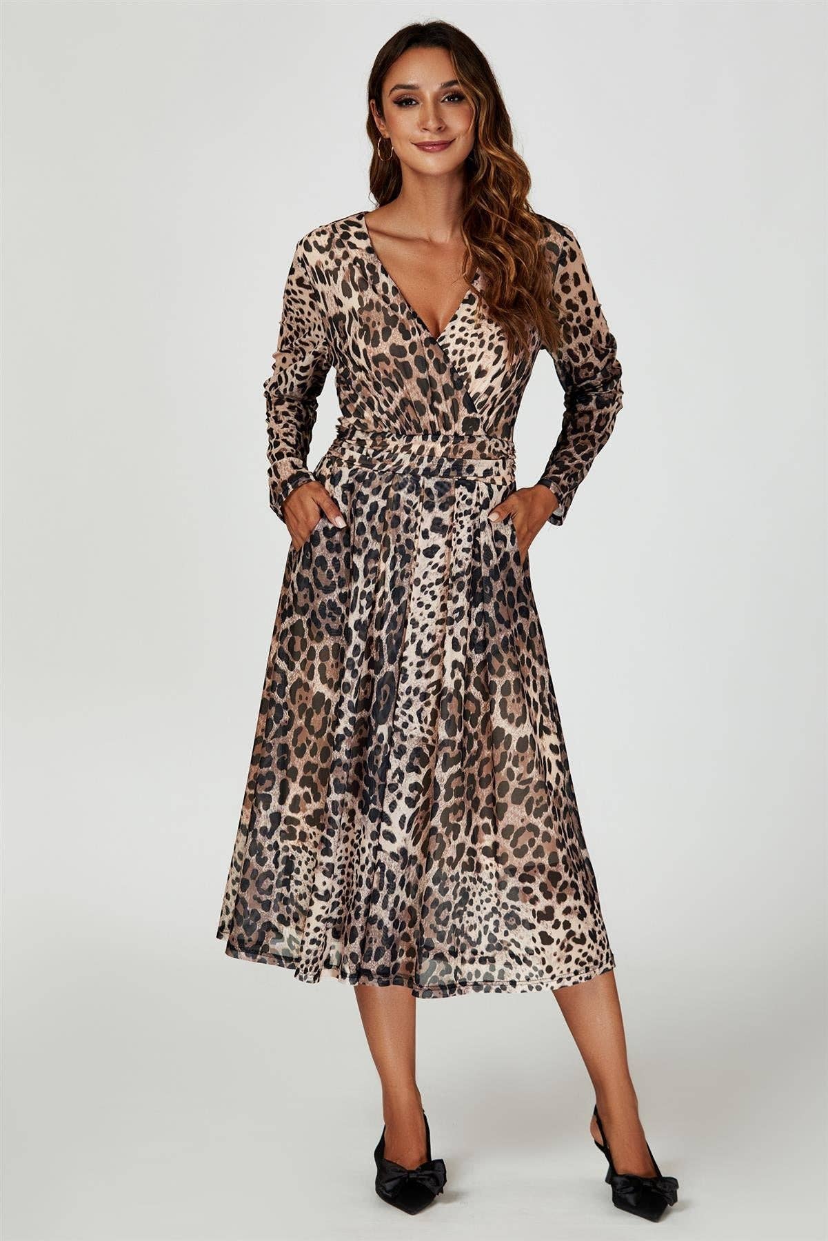 Castanho Vestido Midi em Malha com Estampa Leopardo em Castanho para venda a revendedores na Faire3