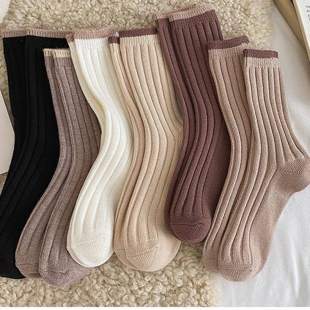 Women's vertical striped mid-calf socks for wholesale by Tourtiwi