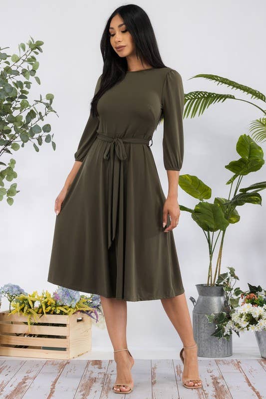 H&H Fashion Inc. – Großhandel Kleid – Damen – HH583X-S Plus Size Midi-Kleid mit Bindegürtel, Puffärmeln & Schlüsselloch-Ausschnitt2