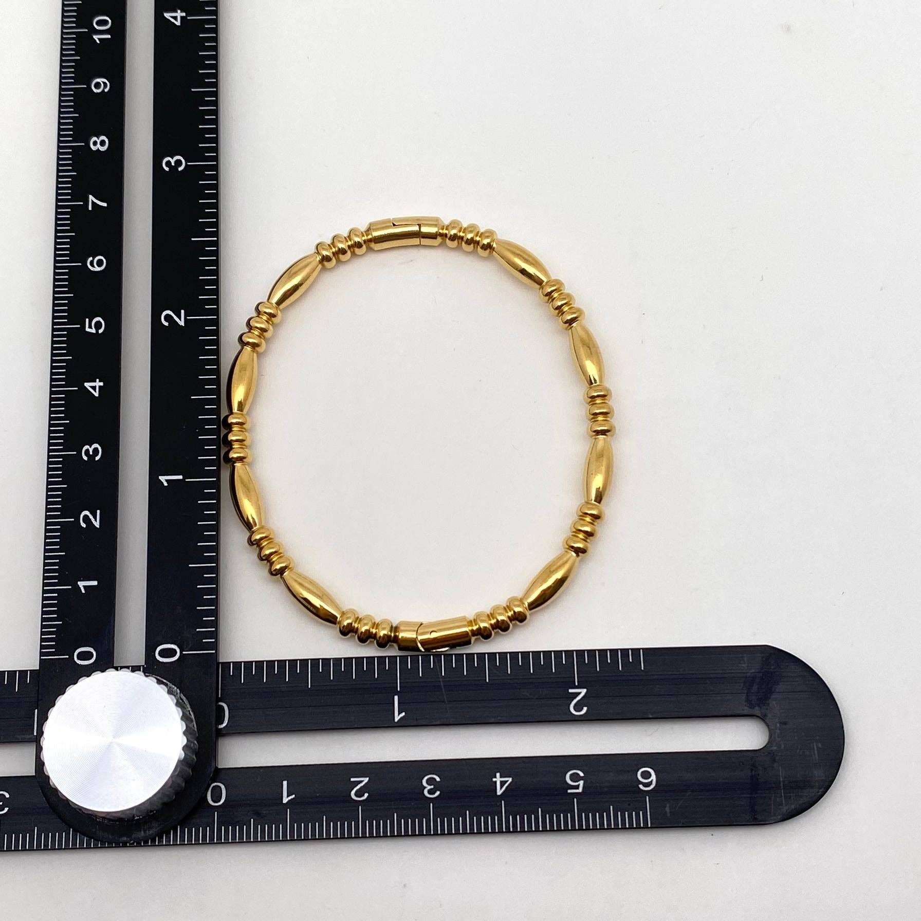 Mio Queena - Wholesale Bangle Bracelet - Multi-style 18K Gold-plated Stainless Steel Babngle - FGS12