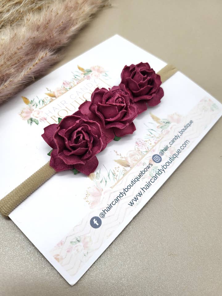 Grote bordeauxrode Cottage Rose-hoofdband voor wholesale door Hair Candy Boutique