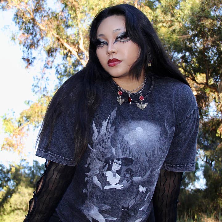 T-shirt oversize della Congrega delle Streghe per la vendita all'ingrosso da parte di Bandage Brigade