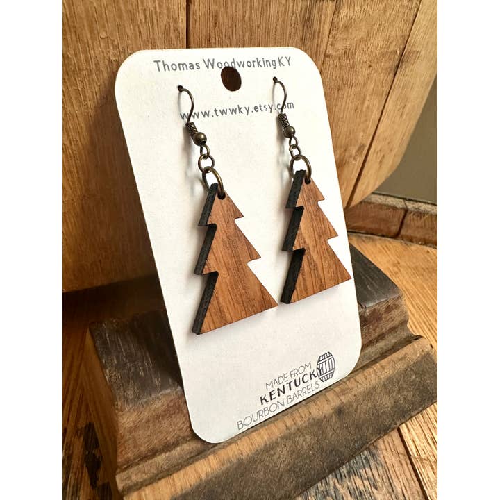 TWWKY – Engroshandel Hængeøreringe og creoløreringe – Genvundne Kentucky Bourbon Barrel juletræøreringe1