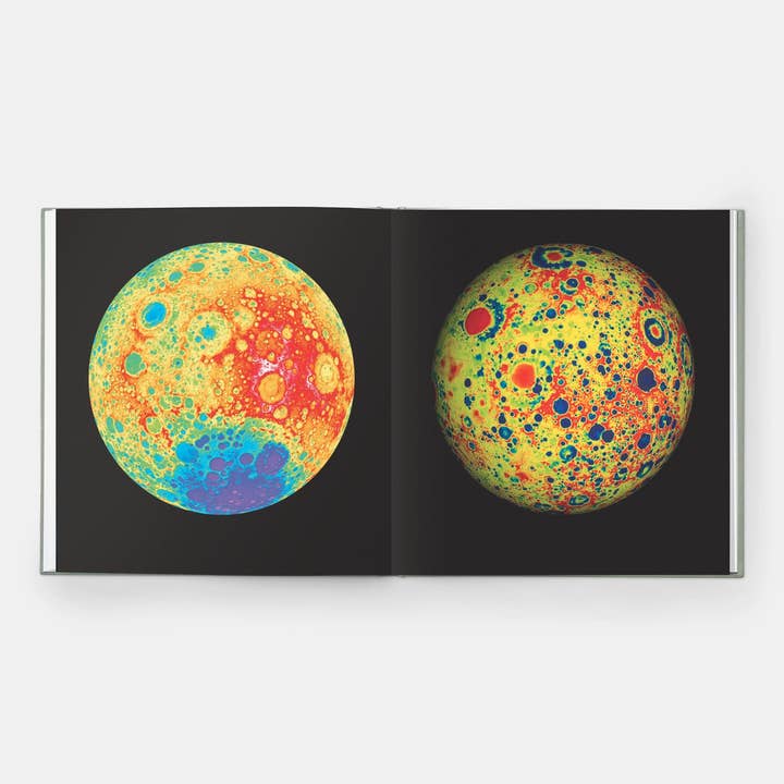 Phaidon - Wholesale Science & Math - Sun And Moon: A Story Of Astronomy, Photography And Mapping3