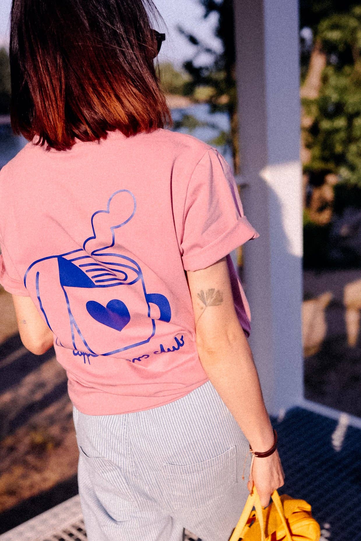 Dont Grow Up – wholesale T-shirt (utan tryck) – Dam – STOR KAFFEÄLSKARE PÅ GAMMELROSA - VUXEN T-SHIRT (TILLVERKNING CA. 14 DAGAR)3