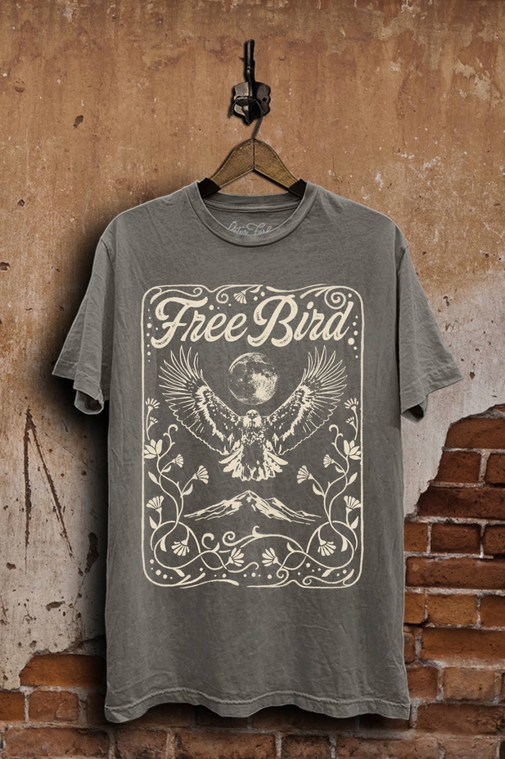 Lotus Fashion Collection – Großhandel T-Shirt (Grafikdruck) – Damen – Kostenloses Top mit Vogelgrafik1