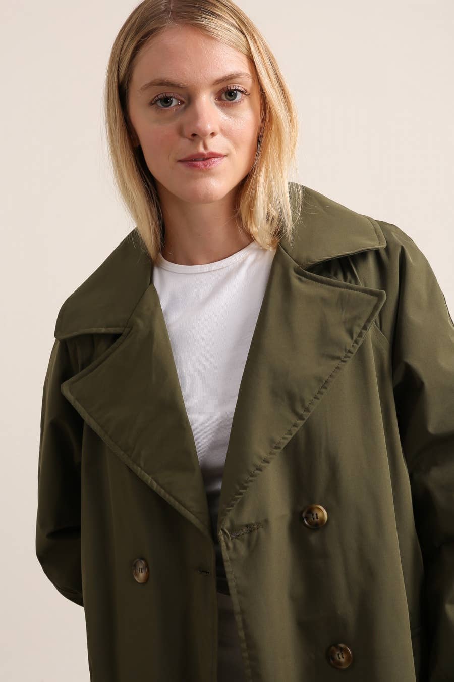 Attrait Paris – wholesale Trench coat – Women’s – Long waterproof trench coat with light padding5