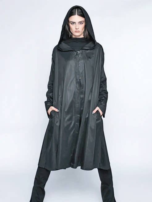 Den overdimensionerede regnfrakke for engroshandel hos Article X