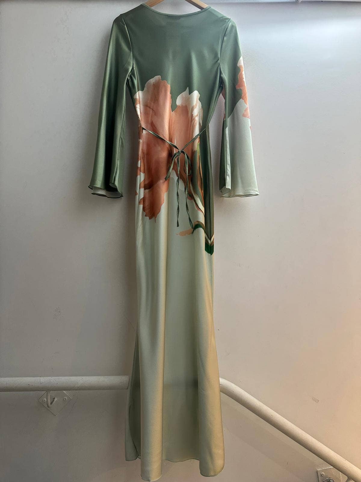 LORIANE – Großhandel Kleid – Damen – LORIANE Bedrucktes langes Kleid mit Bindebändern3