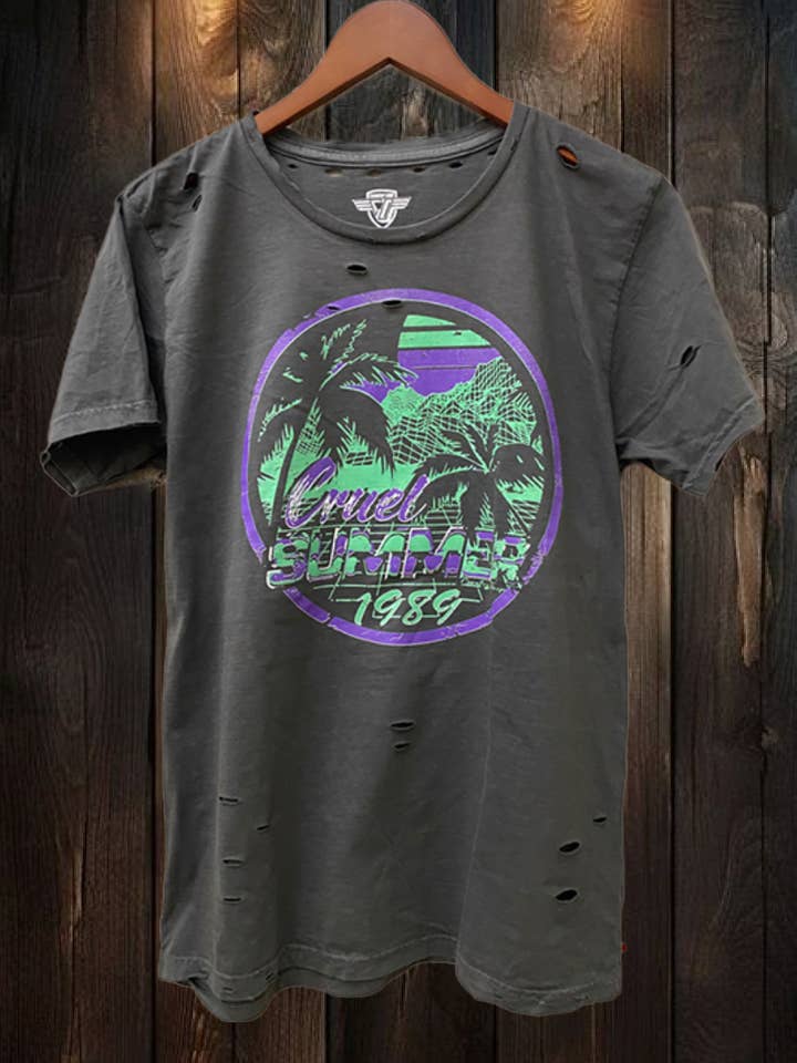 T-shirt vieilli vintage Cruel Summer 1989 pour la vente par Country Deep Apparel