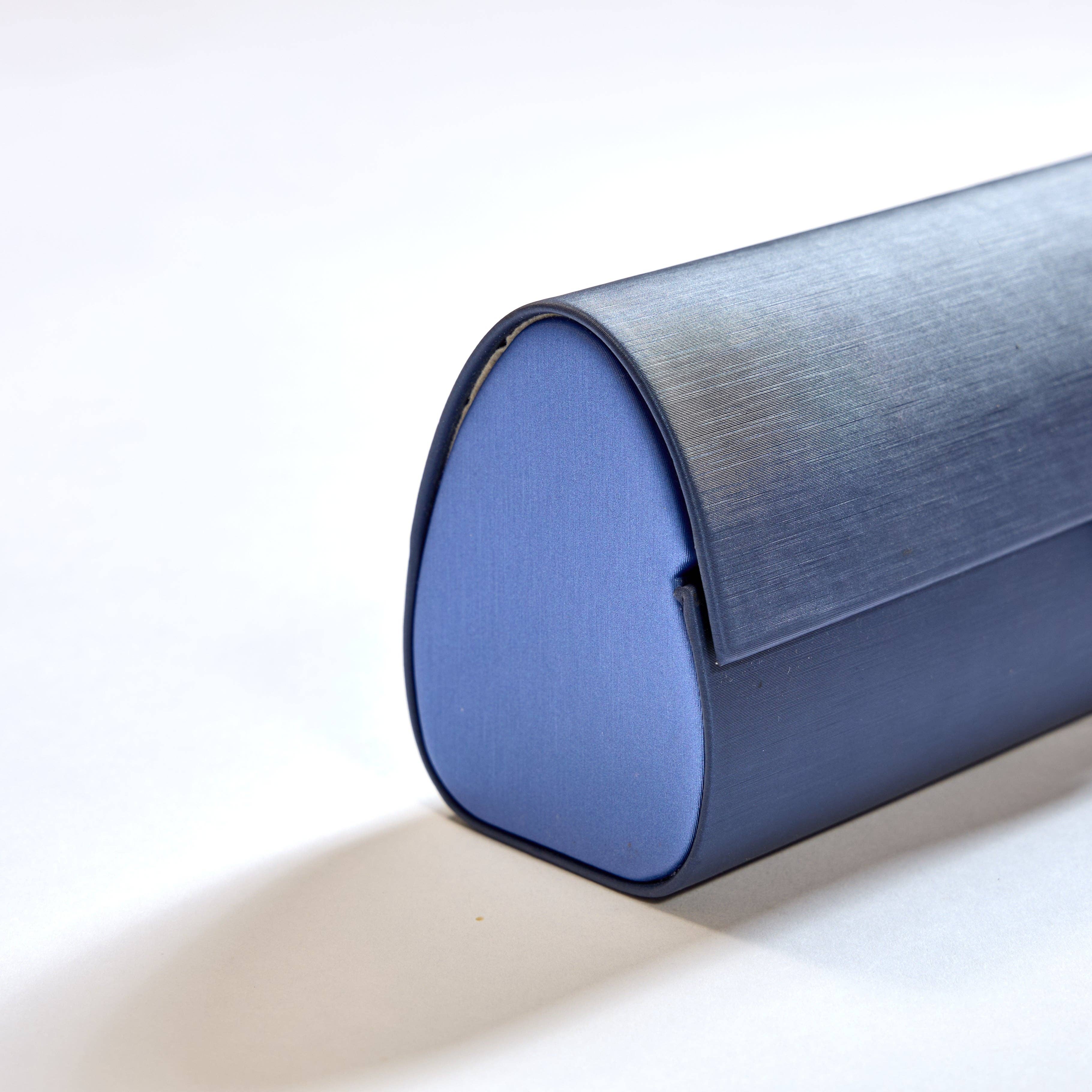 Real Sic - Wholesale Eyewear cases & holders – Unisex - Vintage-Inspired Magnetic Vegan Leather Glasses Case: Retro Cylindrical Design for Stylish Eyewear Protection8