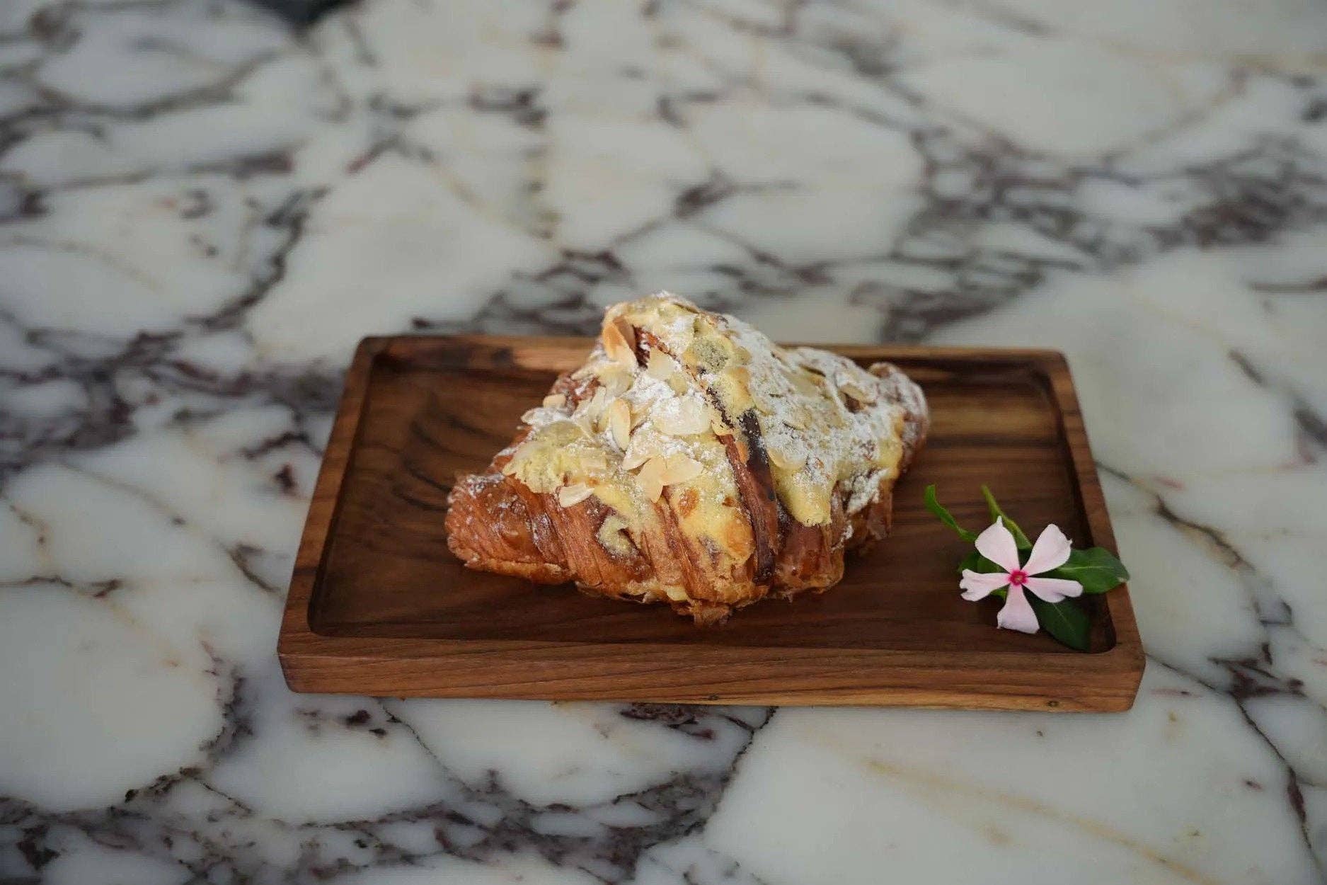 Bazar Bizar Living – Bandeja de servir por atacado – Bandeja Gormandize - Natural - M1