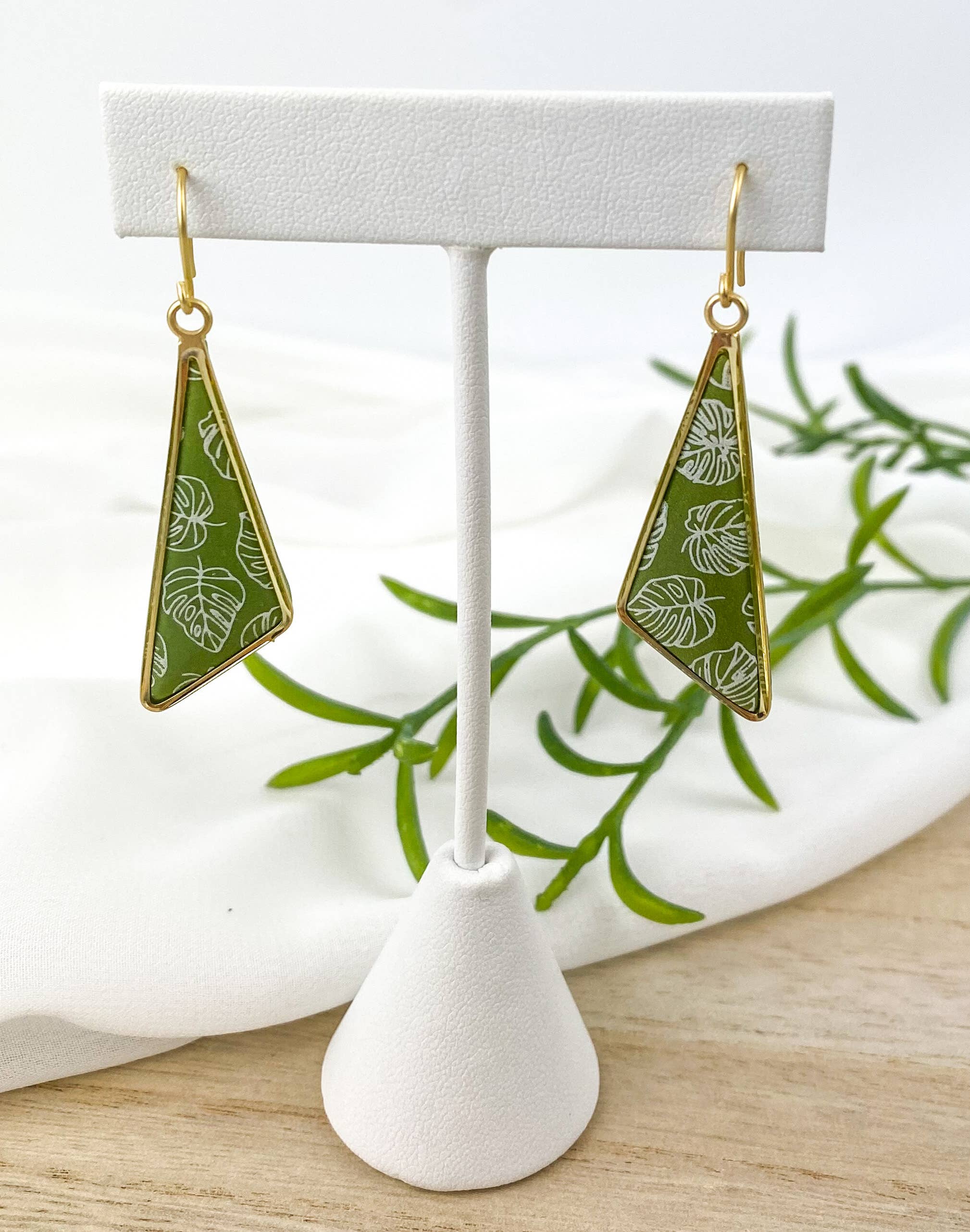 Light Shine - Wholesale Dangle Earrings - Monstera Leaf Dangle Earring | Green Spring Clay Drop |Plant19