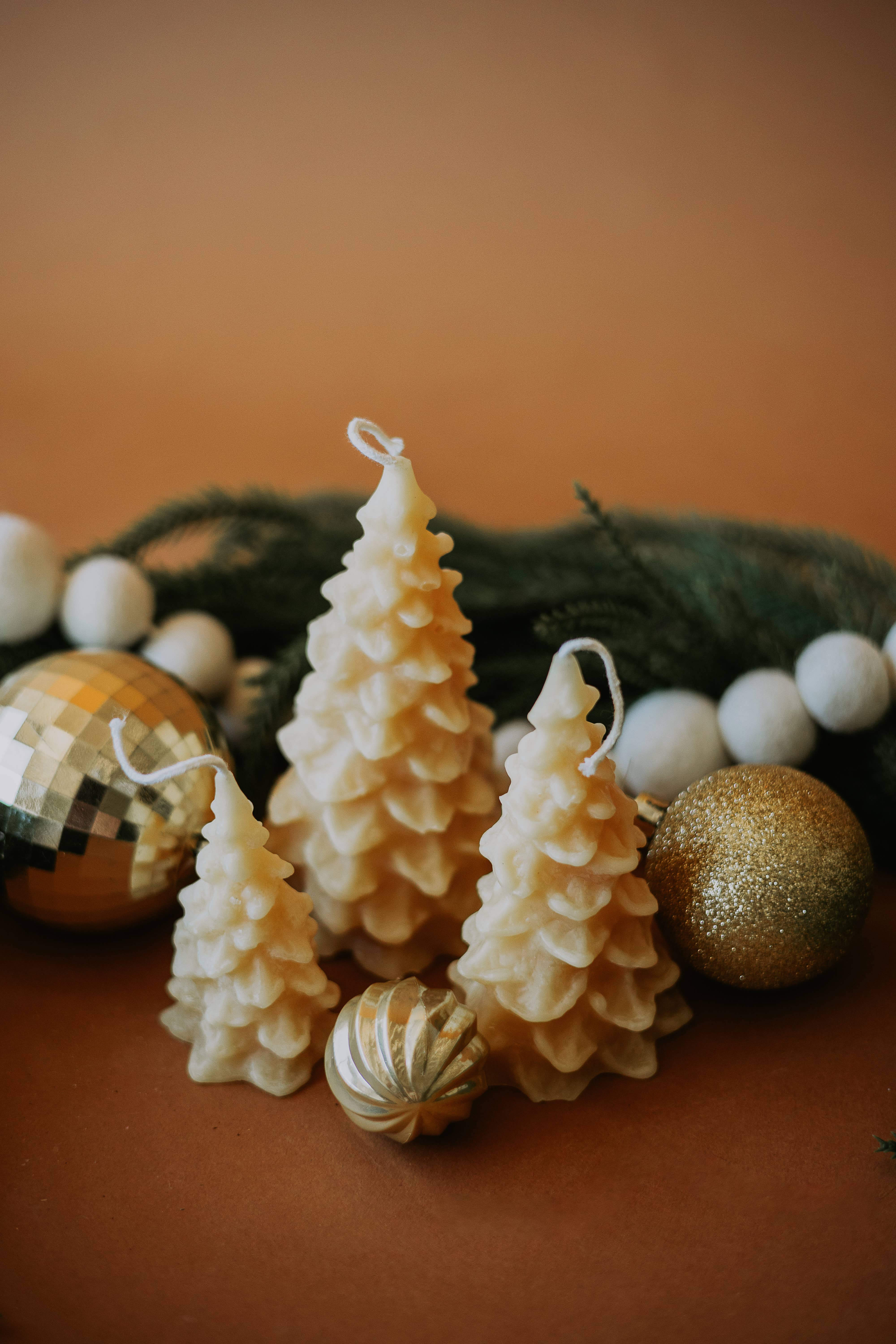 Wild Hive Apiary - Wholesale Pillar Candle - Christmas Tree Set4