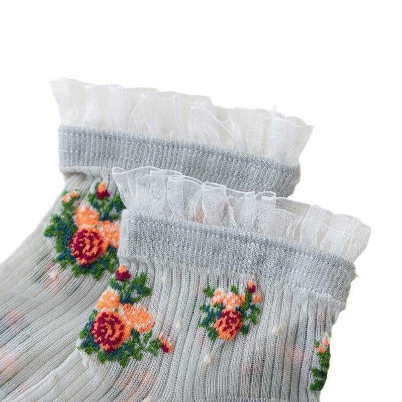 Tourtiwi - Vente Chaussettes – femme - Petite chaussette courte en dentelle noire et blanche respirante et fine5