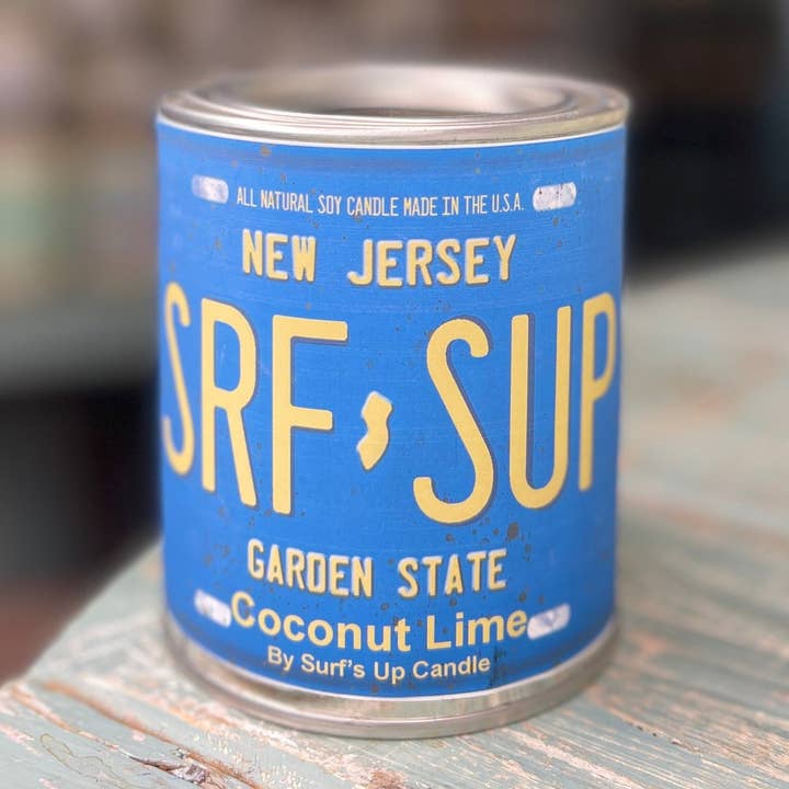 Bougie en pot de peinture à la noix de coco et à la chaux pour plaque d'immatriculation pour la vente par Surfs Up Candle