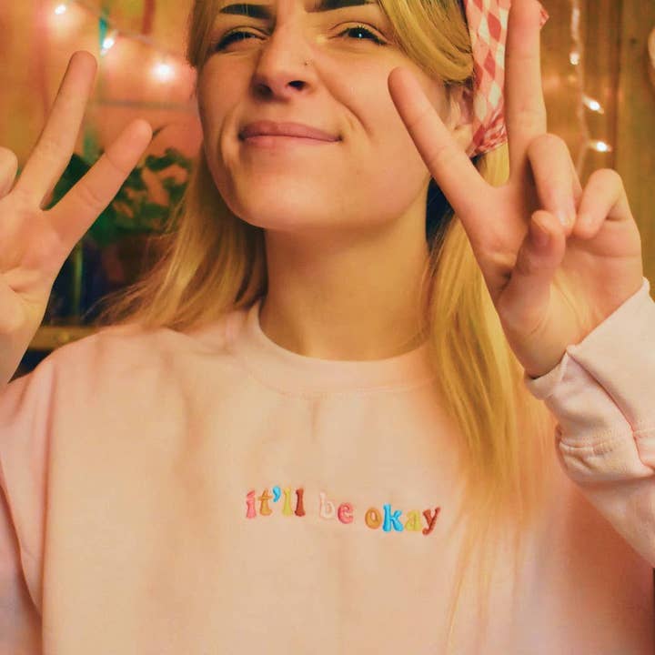 Het zal goed zijn geborduurde trui S-4XL voor wholesale door The Funnel Cake Tree