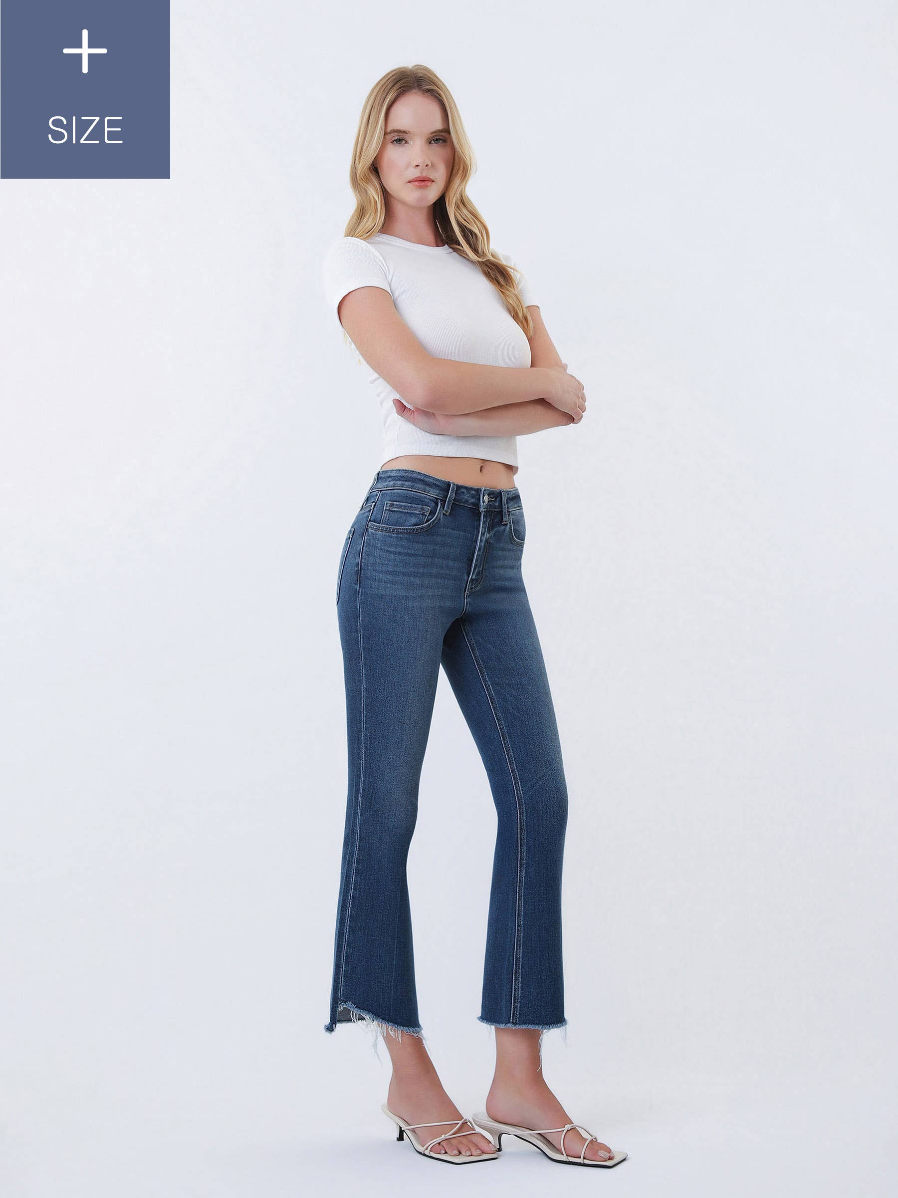INSPIRADOR JEANS KICK FLARE DE TALLE ALTO CON DOBLADILLO ESCALONADO SIN PROCESAR DE TALLA GRANDE T5958-P de venta al por mayor en Faire8