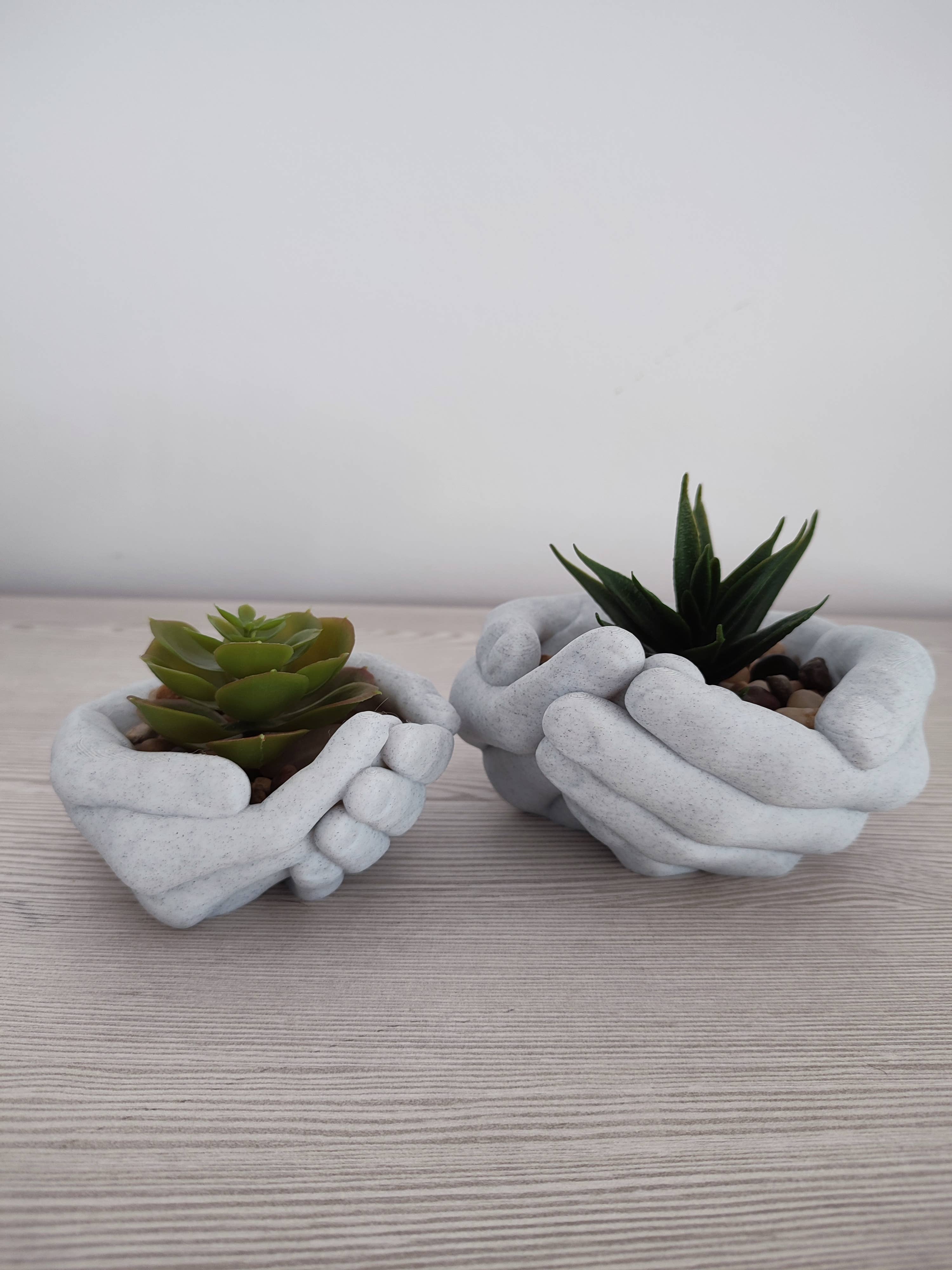 3DROOTS - Venta al por mayor Macetas - Maceta con forma de manos humanas3