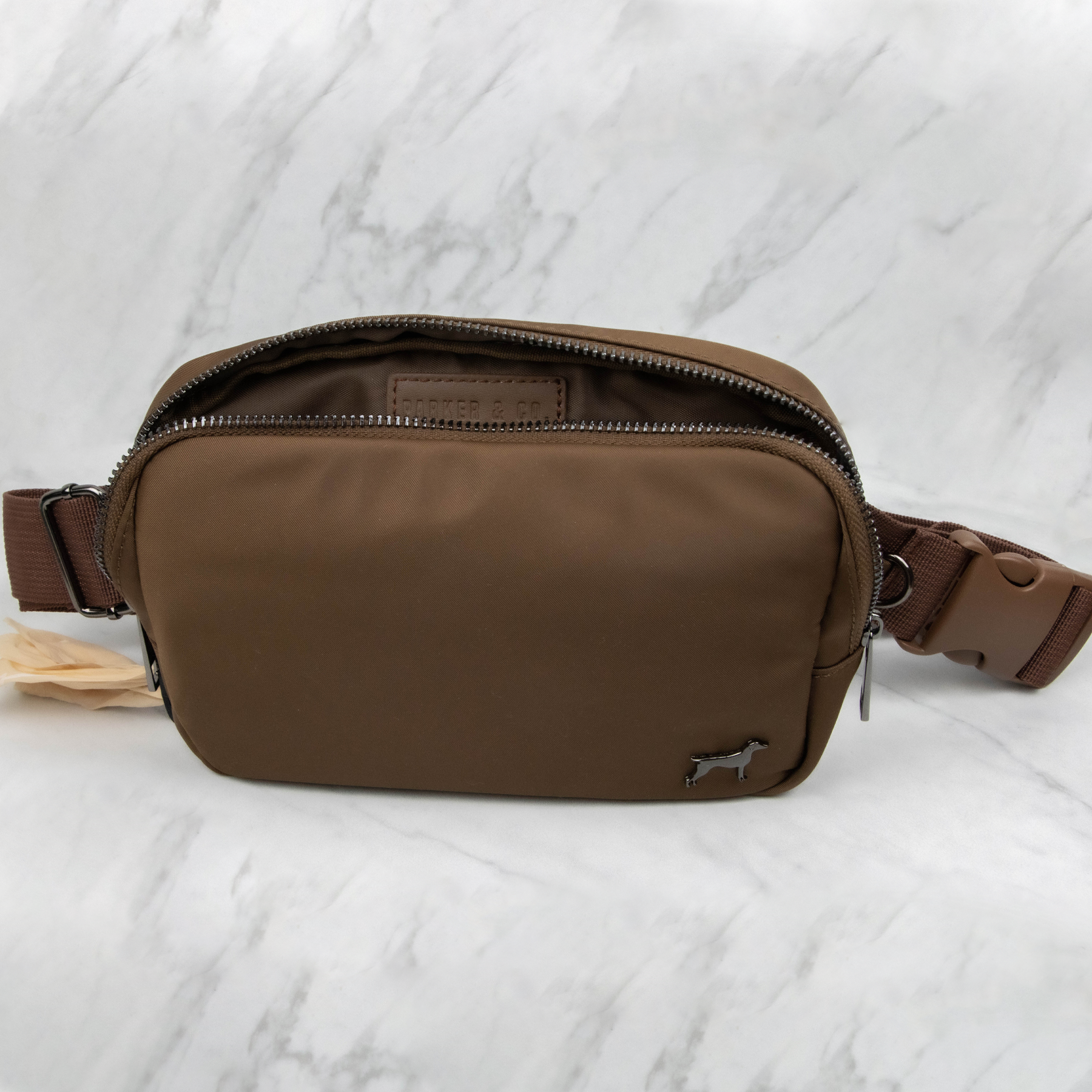 Parker & Co. - Venta al por mayor Riñonera - Mujer - Riñonera Diaria Compacta y Moderna9