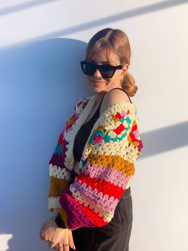 Bunter Crop Cardigan für den Großhandel von SmyrnaCollective