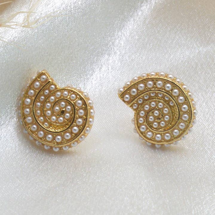 Brincos Vintage Pérola Nautilus por atacado de Graceful Jewels co.