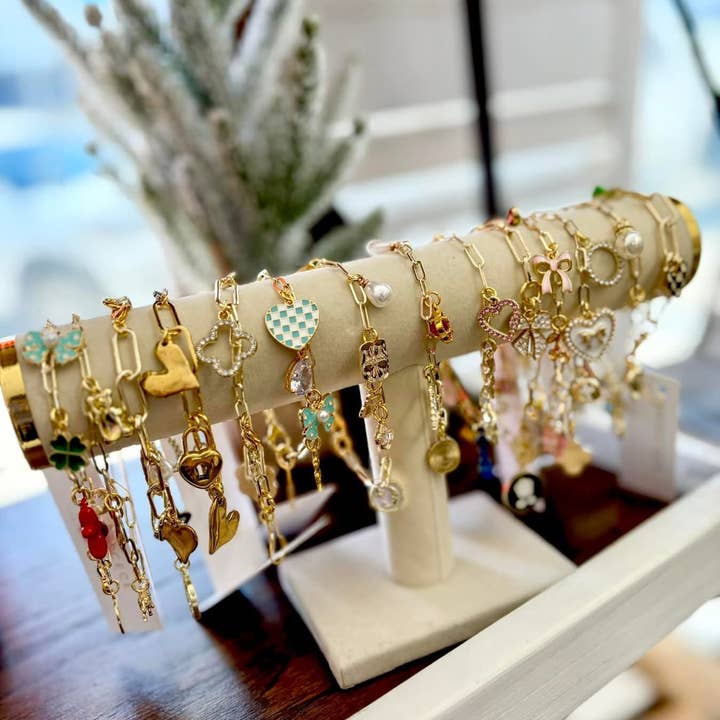 Freely Cece LLC - Wholesale Charm/Dangle Bracelet - Trendy Gold Everyday Charm Bracelet6