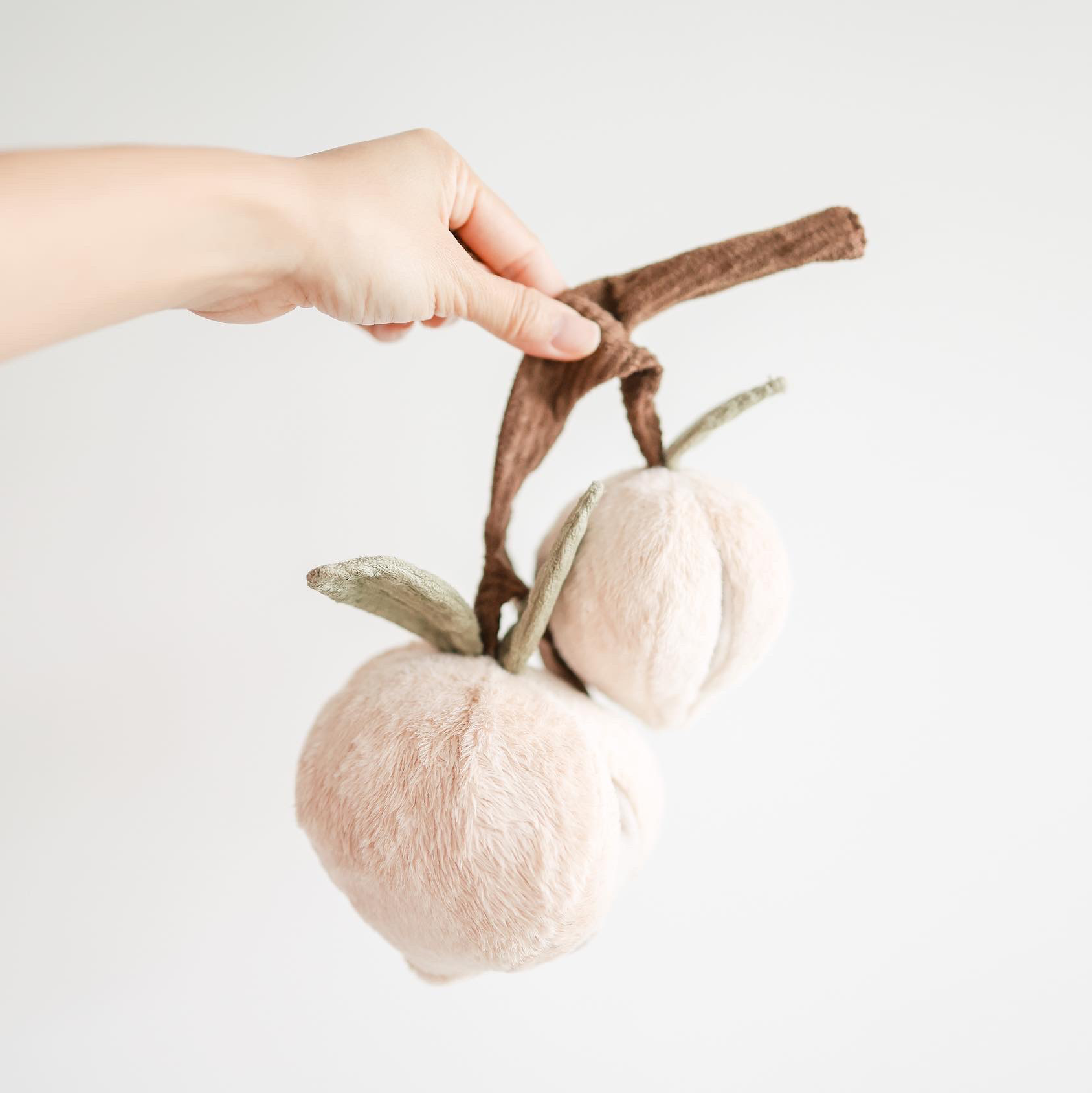 Lambwolf EU - Wholesale Pet Plush Toy - Dog - MOMO//Enrichment Toy2